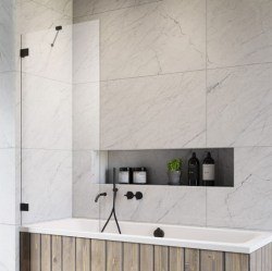 Шторка на ванну Radaway Essenza Pro Black PNJ II 60x150 с черным профилем